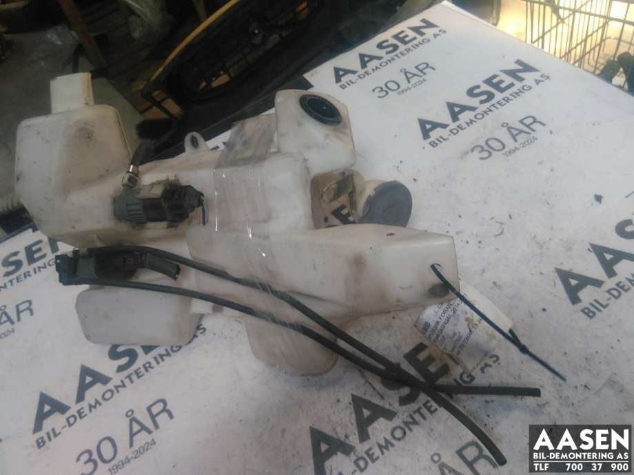 Spylertank foran til Nissan Qashqai, 2014-2021 (Type II)  (289104EM0A)