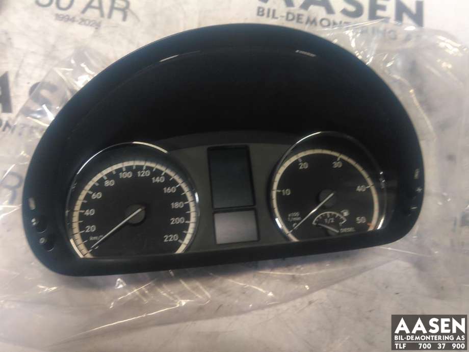 Instrumentpanel til Mercedes Vito/Viano 2004-2010 (Fase 1) (W639) (W639) (A 639 446 19 21|A 639 446 41 21 | A 639 446 57 21|A 639 900 09 00 | A 639 900 56 00)