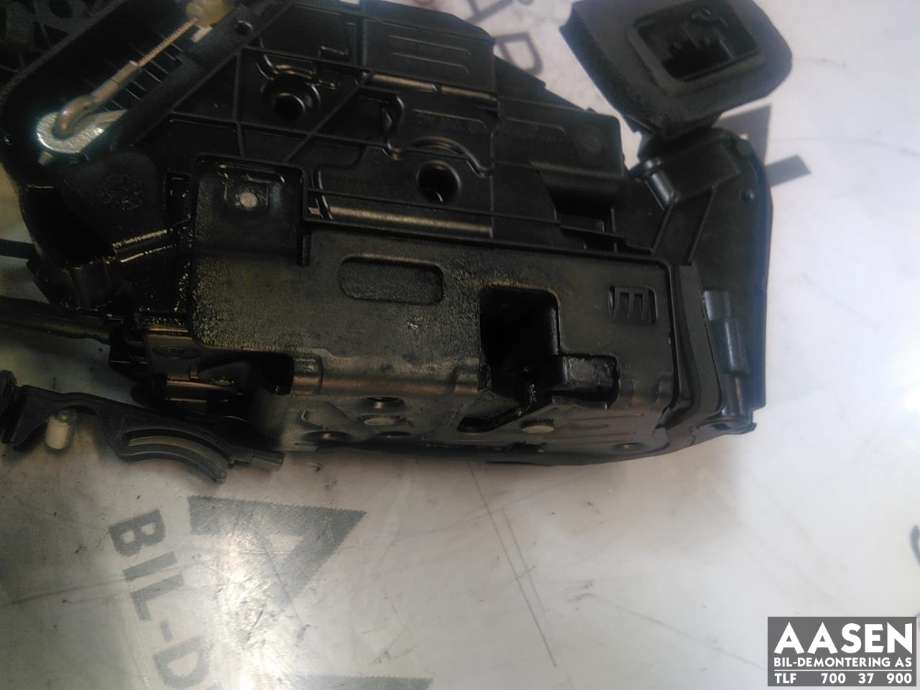 Låsekasse høyre foran til VW Caddy 2015-2020 (Type III, Fase 3) (5TB 837 016 C|)