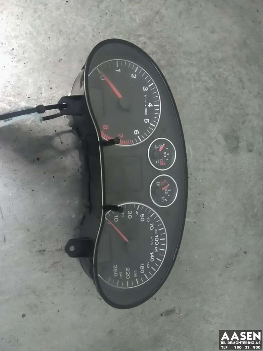Instrumentpanel til Audi A3, 2003-2008 (Type II, Fase 1)  (8P0 920 900 MX)