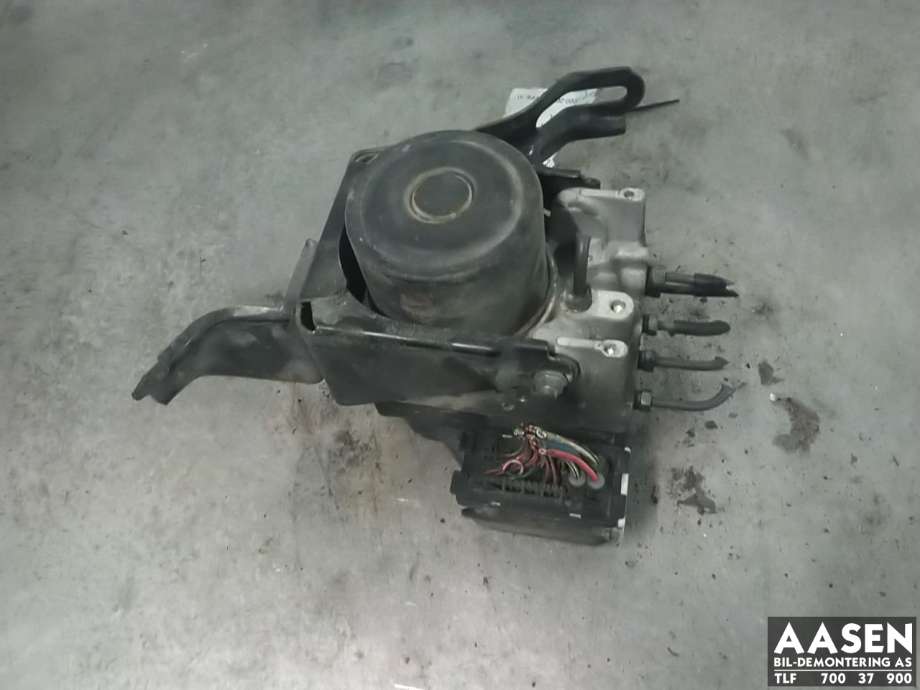 ABS sentral til Toyota RAV4, 2000-2006 (Type II) (4405042150)