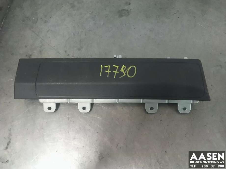 Airbag kne til Mercedes CLA 2013-2019 (C117) (C117) (A17686003029H68|A1768600302|A1768600000)