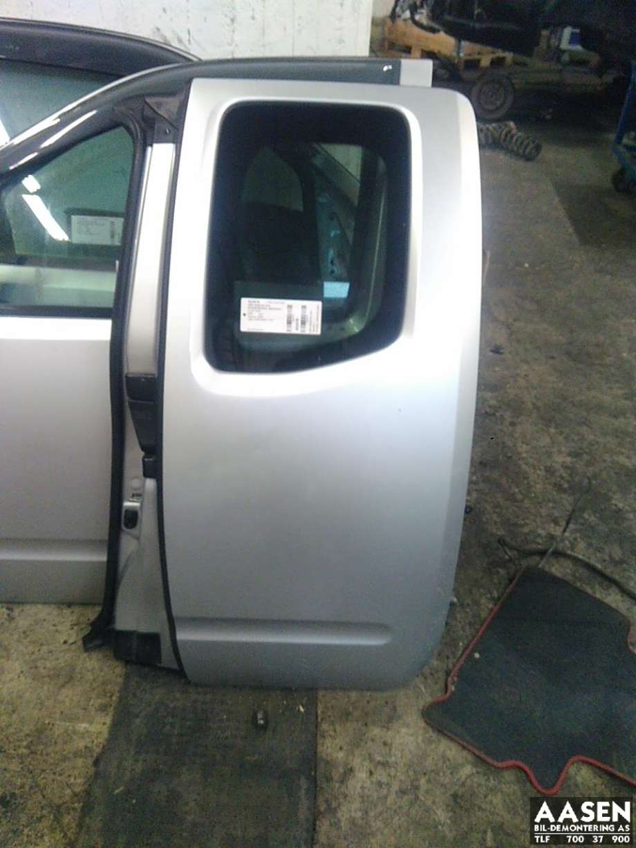 Dør venstre bak til Nissan Navara 2005-2010 (Fase 1) (D40) (D40) (82101EA831|)