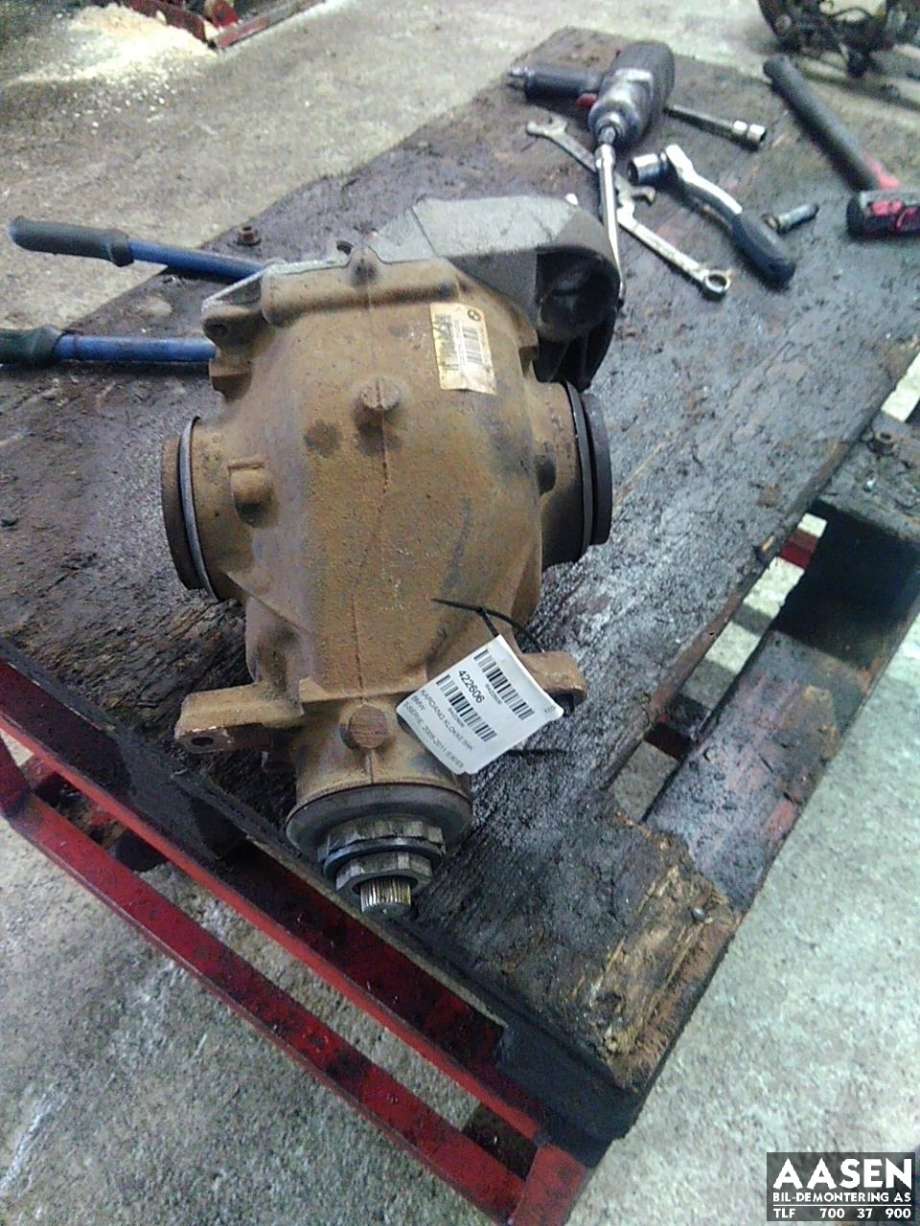Kardang klokke bak til BMW 3-Serie 2005-2011 (E90/E91/E92/E93) (E90/E91/E92/E93) (33 10 7 571 186|)