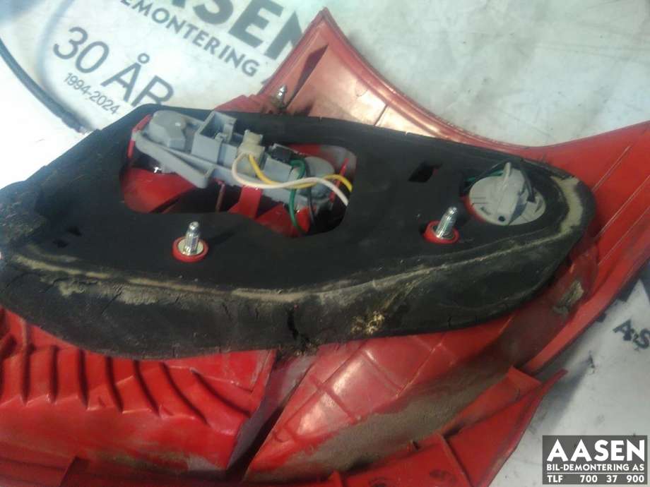 Baklykt høyre til Toyota Yaris 2006-2009 (Type II, Fase 1) (815510D110|)