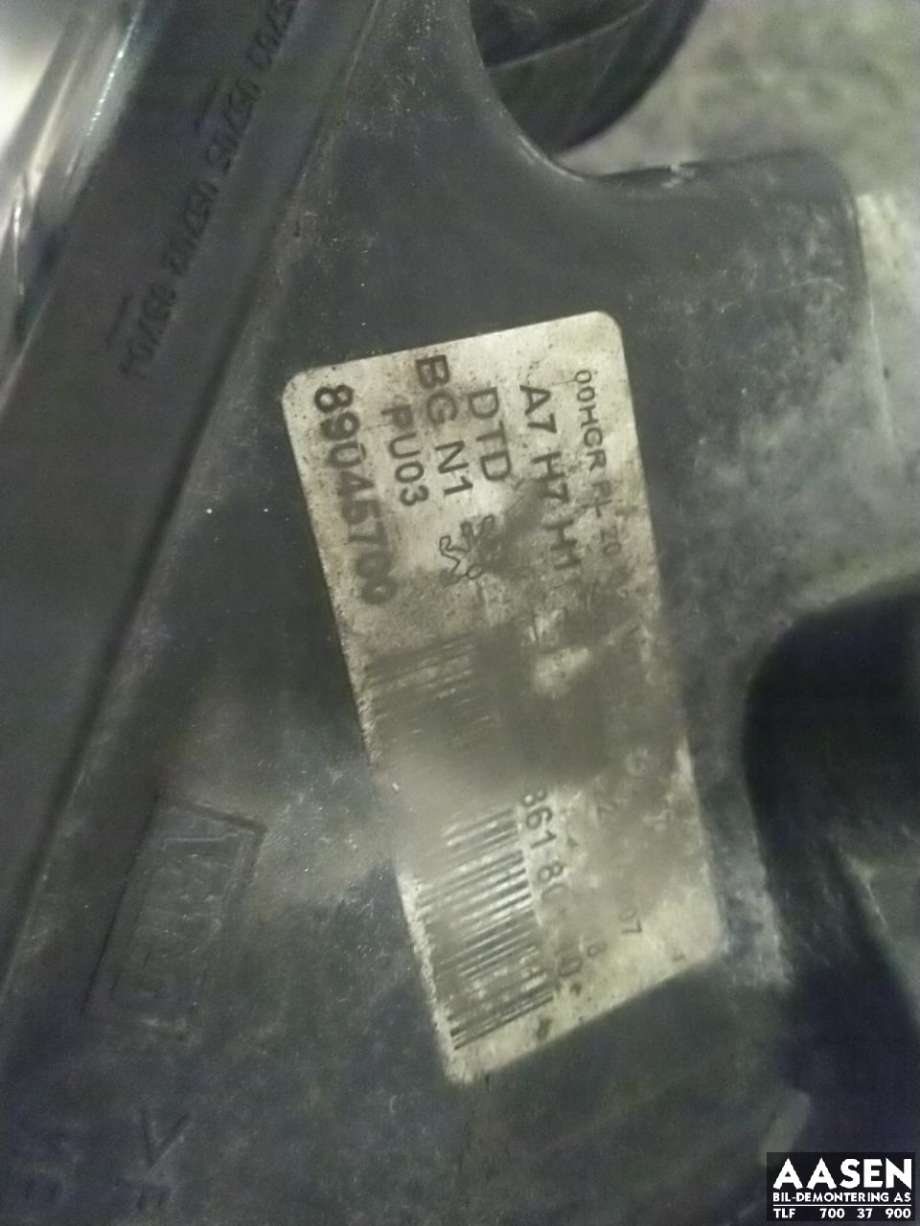 Frontlykt høyre halogen til Peugeot 207 2006-2012  (6206 95|)