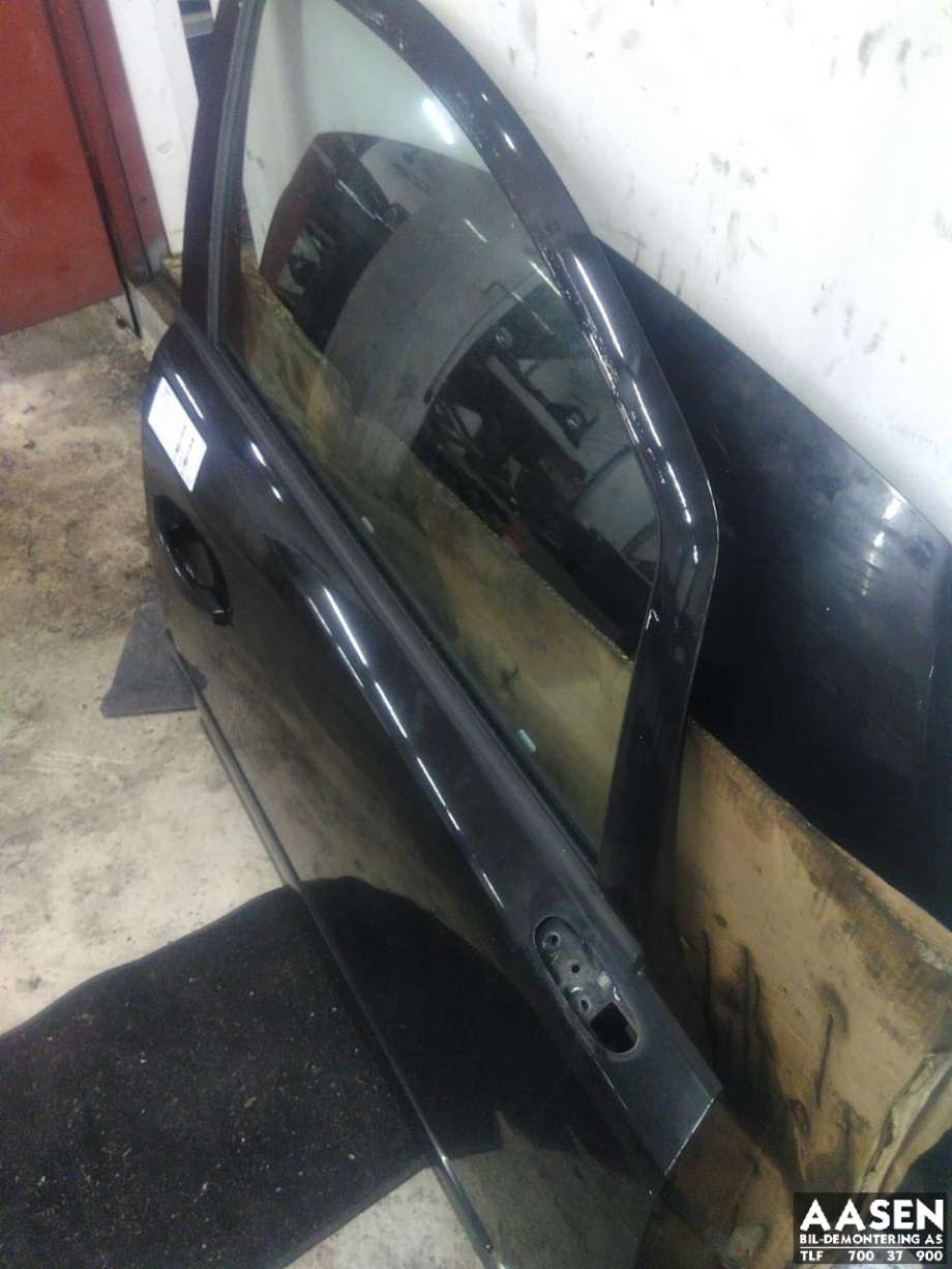 Dør høyre foran til Opel Corsa D 2006-2014  