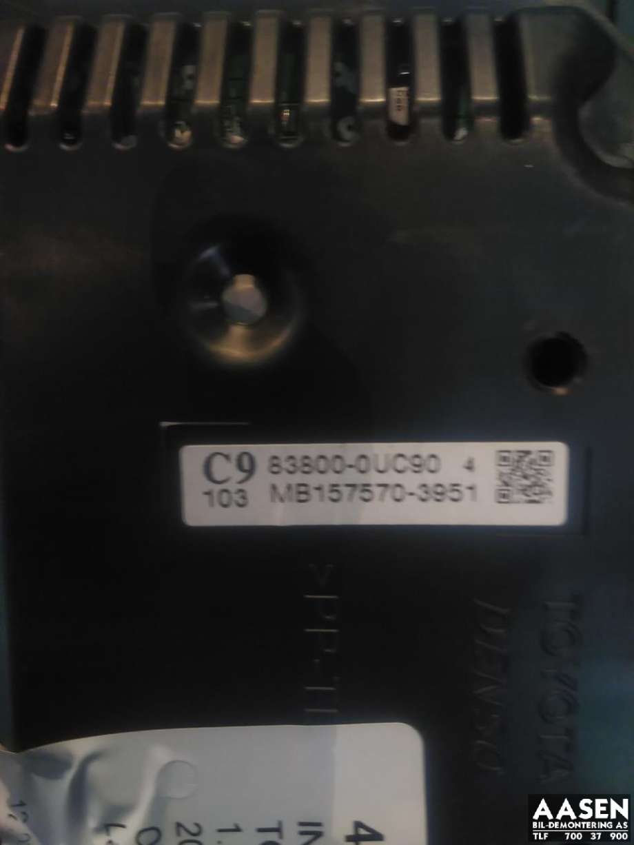 Instrumentpanel til Toyota Yaris 2014-2020 (Type III, Fase 2)