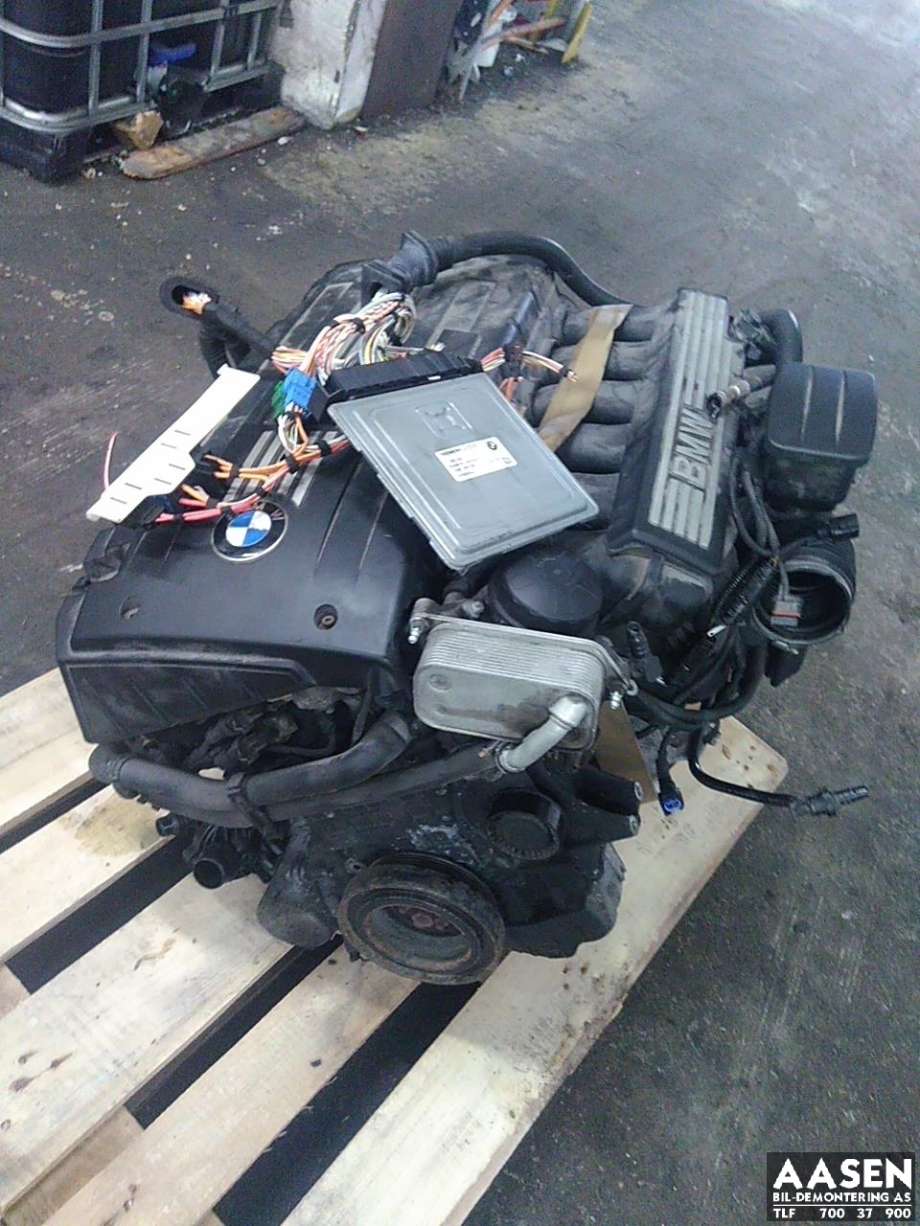 Motor bensin til BMW 5-Serie 2003-2010 (E60/E61) (E60/E61) (N53B30A|11 00 0 421 310|11 00 0 421 311|)