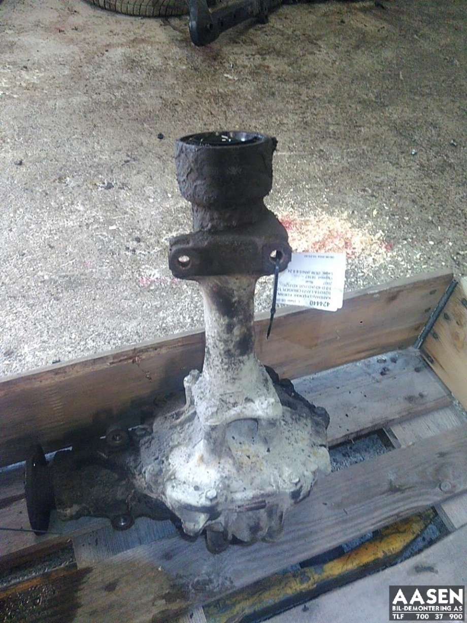 Kardang klokke foran til Toyota Land Cruiser 120, 2002-2009  
