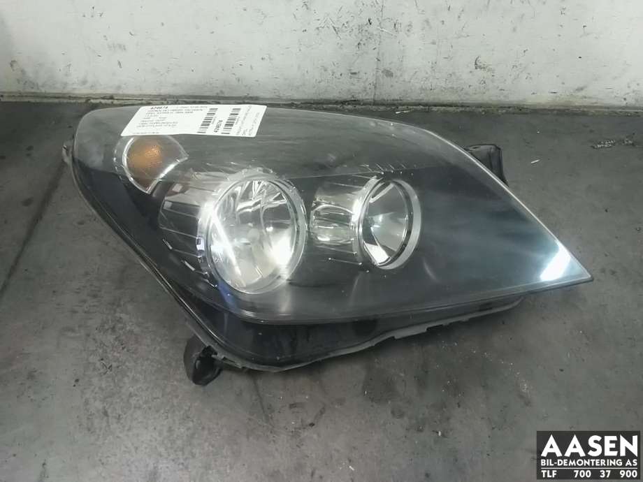 Frontlykt høyre halogen til Opel Astra H, 2004-2009  (93178636)