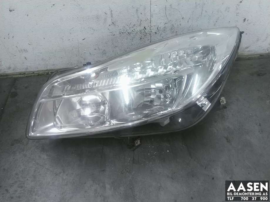 Frontlykt venstre halogen til Opel Insignia A 2009-2014 (13226782|22831926|)