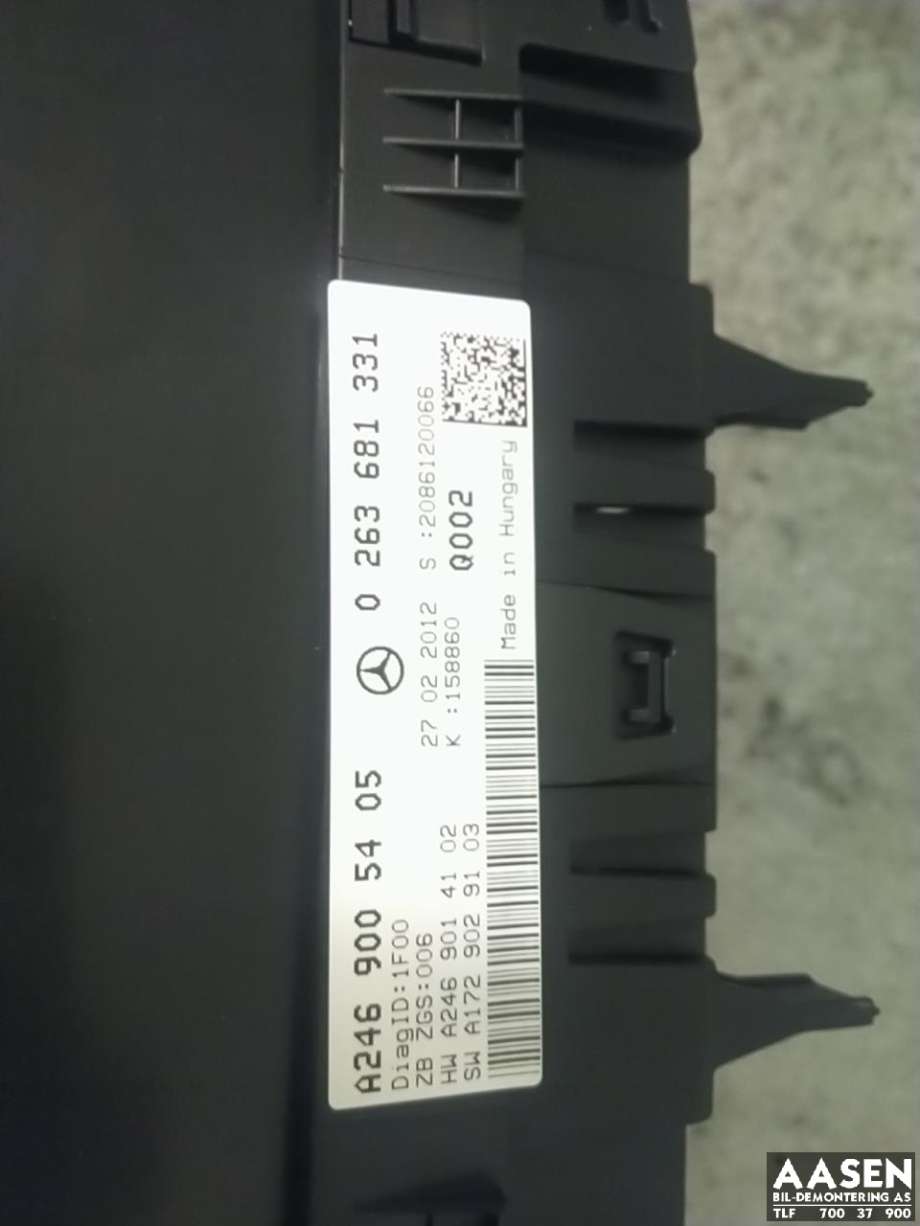 Instrumentpanel til Mercedes B-Klasse 2011-2018 (W246) (W246) (A 246 900 54 05|A 246 900 20 07|)