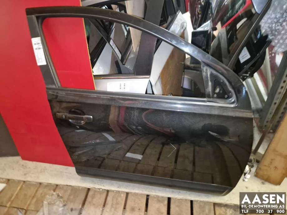 Dør høyre foran til Nissan Qashqai 2007-2010 (Type I, Fase 1) (H0100JD0M0|H0100JD0MD|)