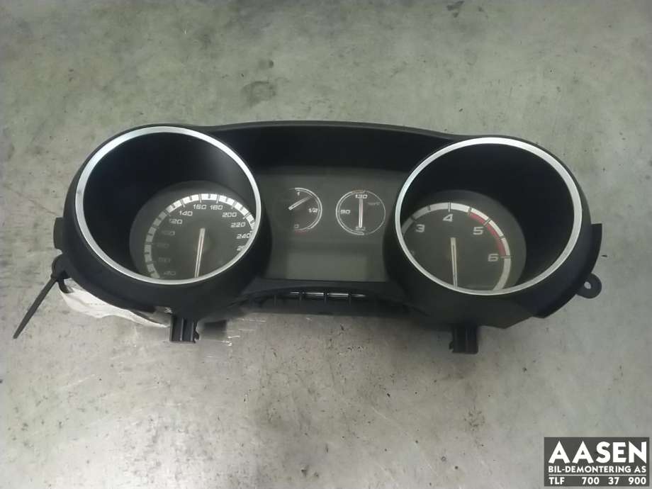 Instrumentpanel til Alfa Romeo Giulietta 2010-2018 (50516478|)
