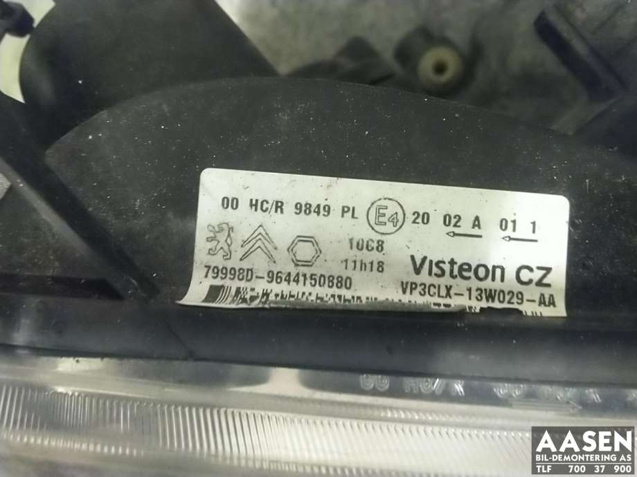 Frontlykt høyre halogen til Peugeot Partner 2002-2008 (Type I, Fase 2) (6205 AW|)