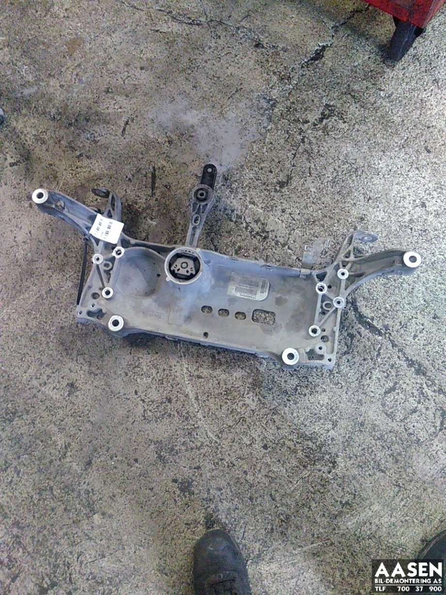 Travers foran hoved til VW Tiguan 2011-2016 (Type I, Fase 2) (3C0 199 313 AQ|3C0 199 313 BB|)