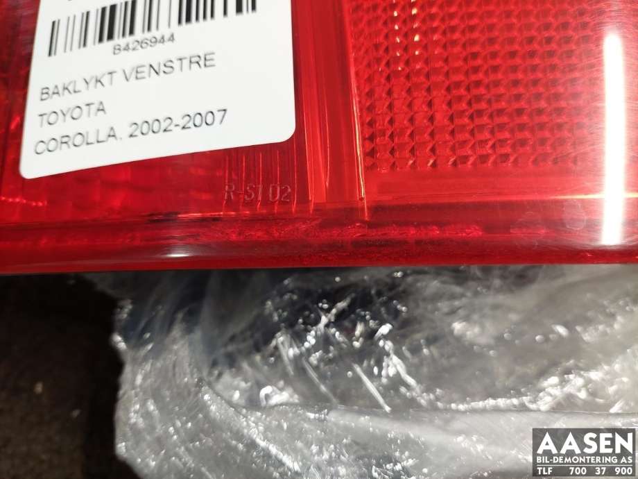 Baklykt venstre til Toyota Corolla 2002-2007 (8156102150|)