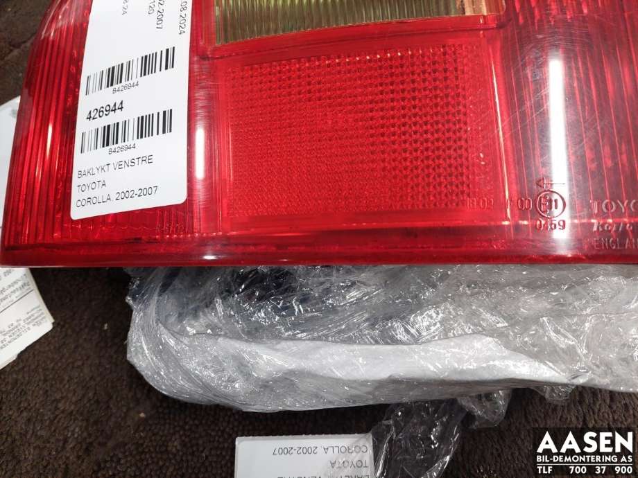 Baklykt venstre til Toyota Corolla 2002-2007 (8156102150|)