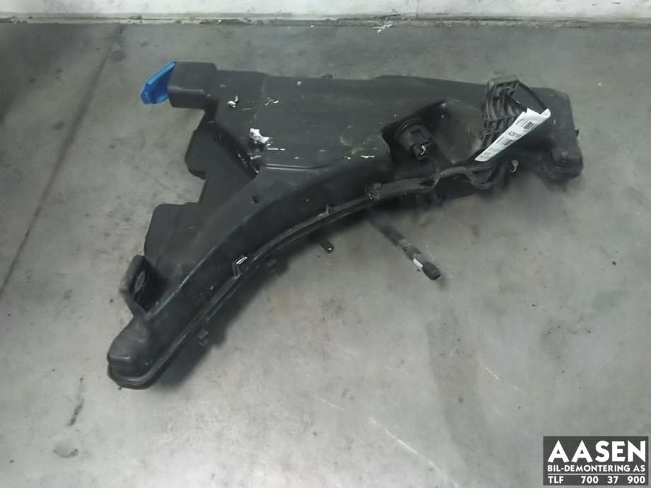 Spylertank foran til Audi A4, 2015-2019 (Type V, Fase 1) (B9) (B9) (8W0 955 453 K)