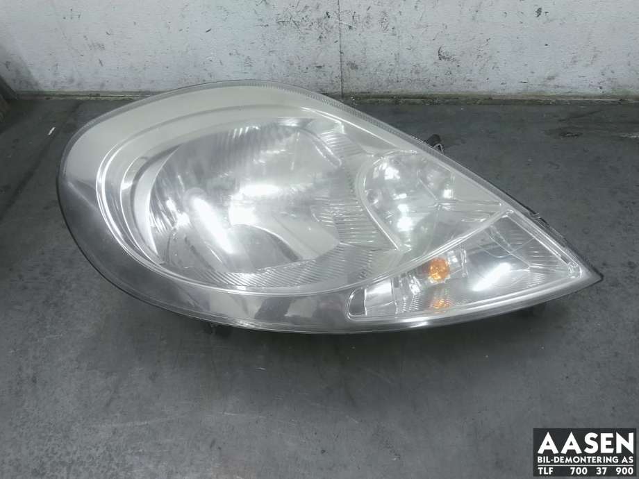 Frontlykt høyre halogen til Opel Vivaro A 2006-2014