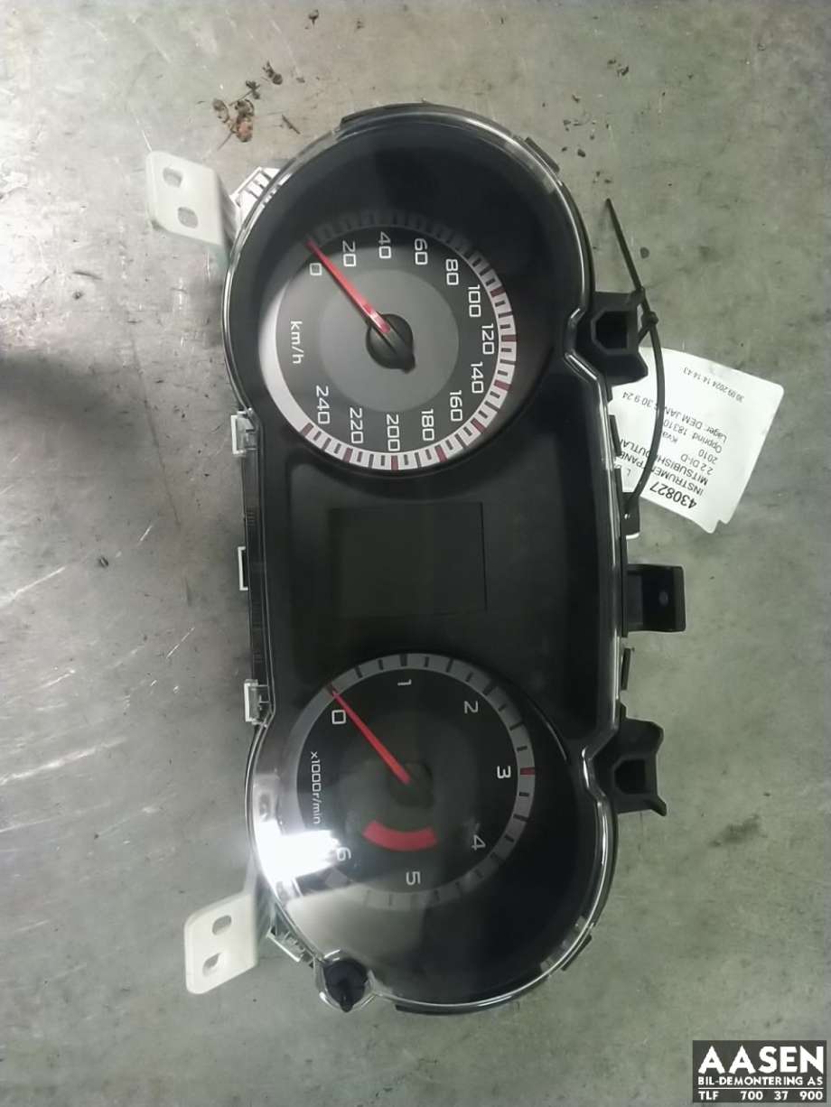 Instrumentpanel til Mitsubishi Outlander, 2007-2010 (Type II, Fase 1)  (8100A485)