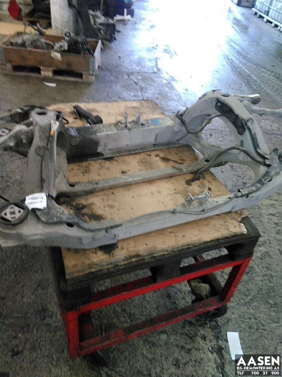 Travers bak til Tesla Model S 2016-2021 (Fase 2)  (6007012-00-K|)