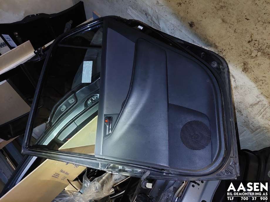 Dør høyre bak til Toyota Corolla 2002-2007  (6700313330|)