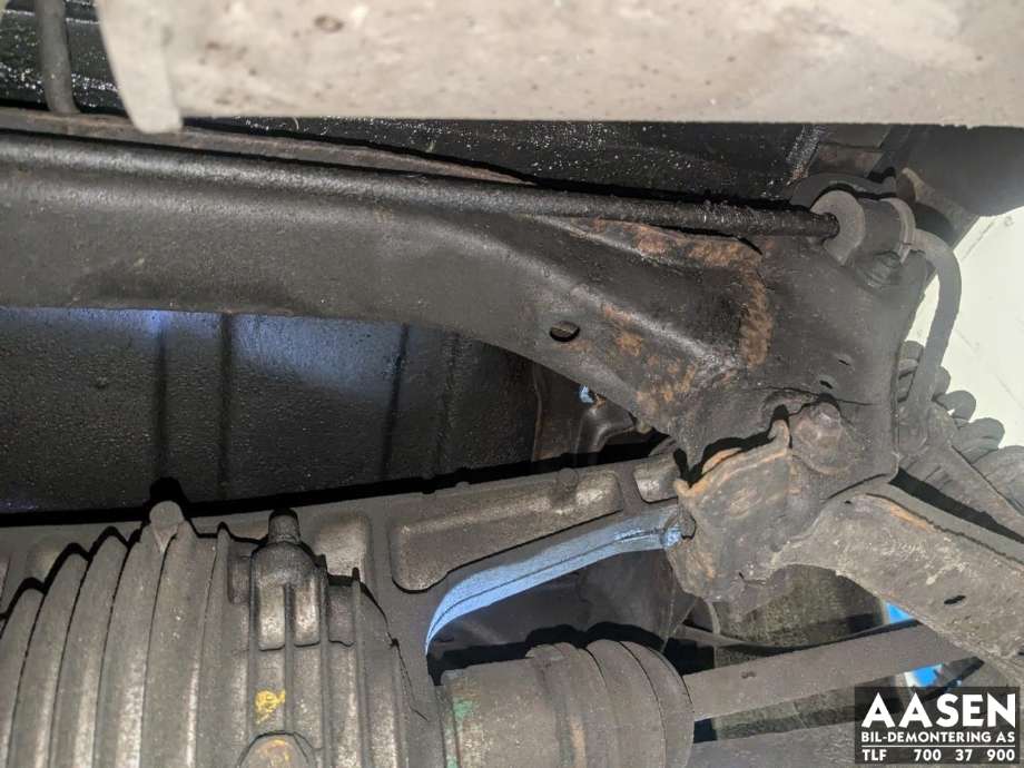Travers bak til Mazda MX-5 1989-1998 (Type I)  (NA75-28-800|)