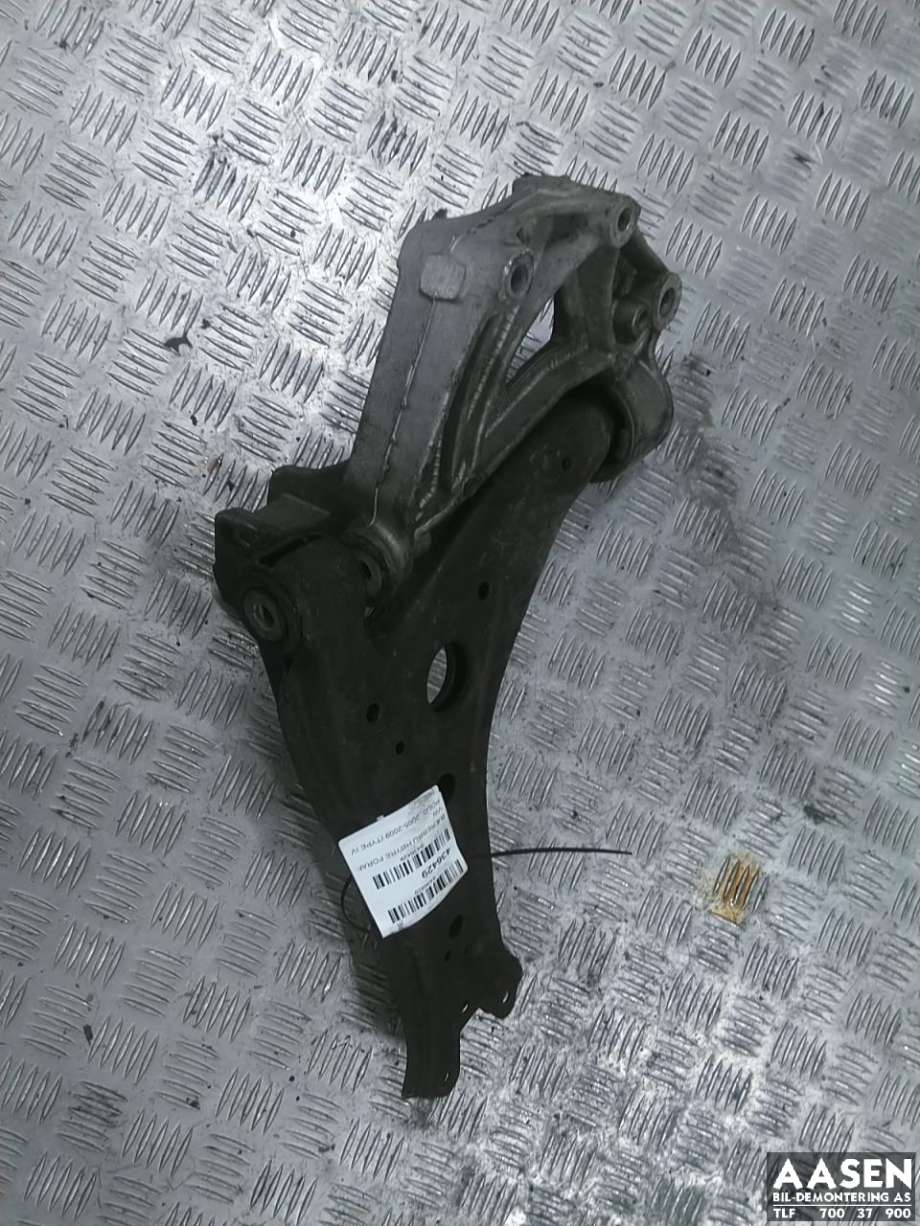 Bærebru høyre foran nedre til VW Polo, 2005-2009 (Type IV, Fase 2)  (6Q0 407 151 L)
