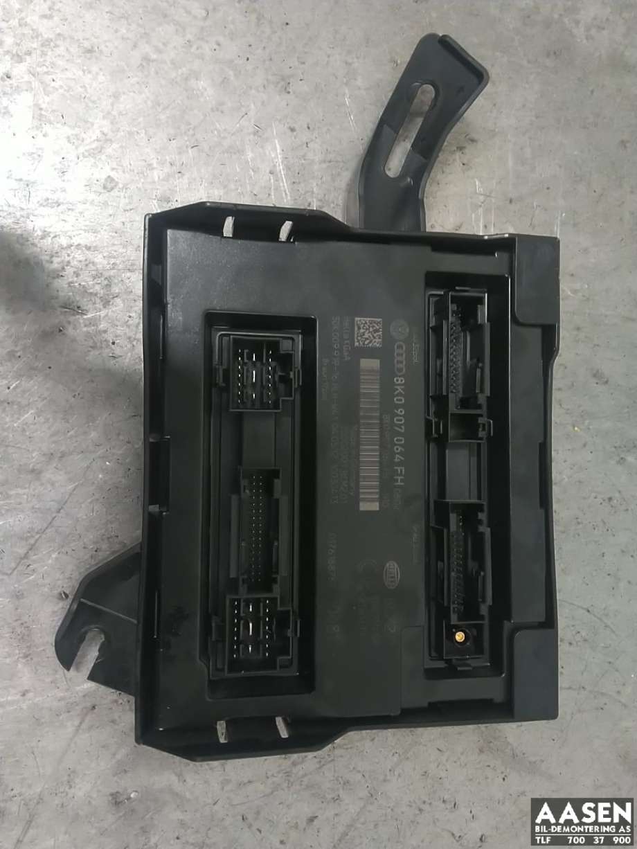Styreenhet comfort (BCM) til Audi Q5, 2008-2012 (Type I, Fase 1)  (8K0 907 064 FH)