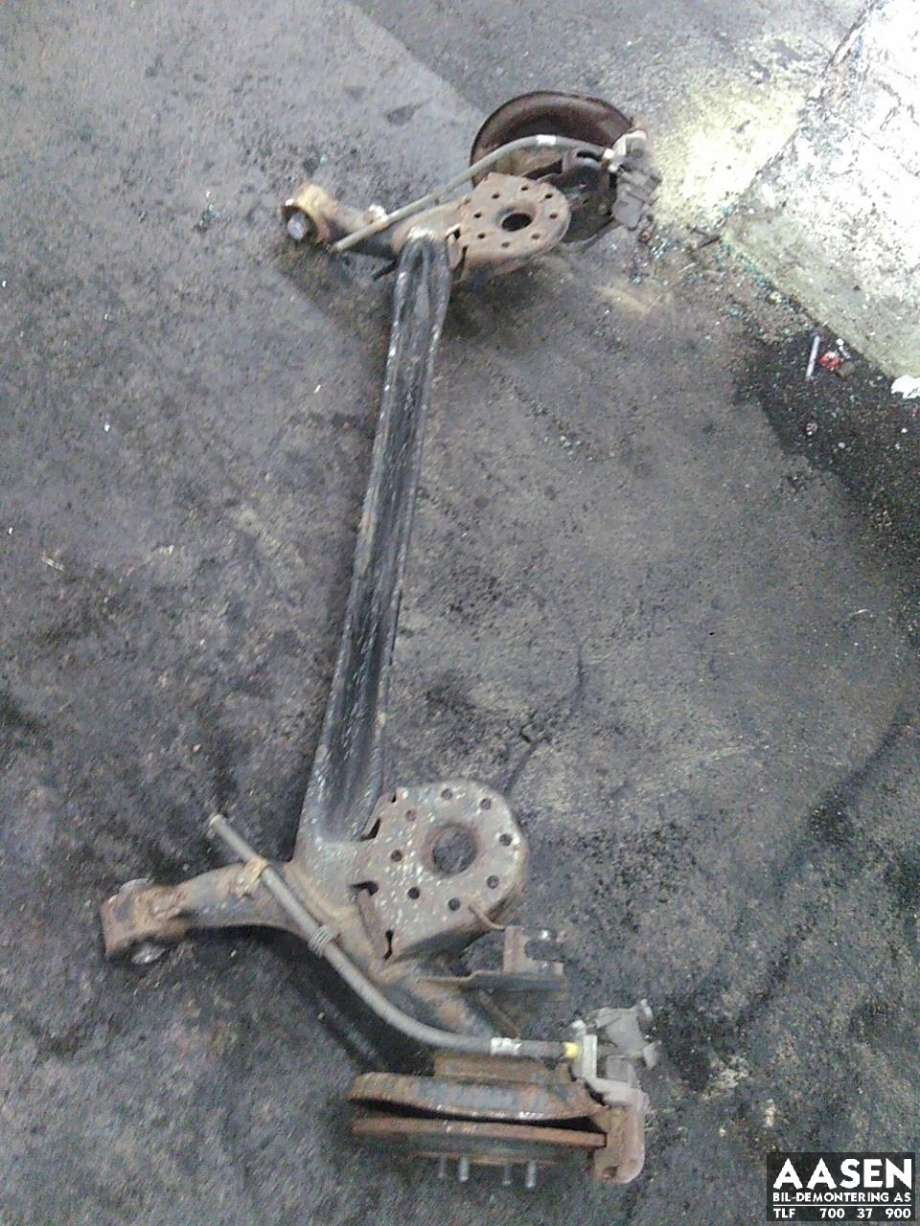 Bakaksel til Toyota Yaris, 2012-2014 (Type III, Fase 1) (421100D340)