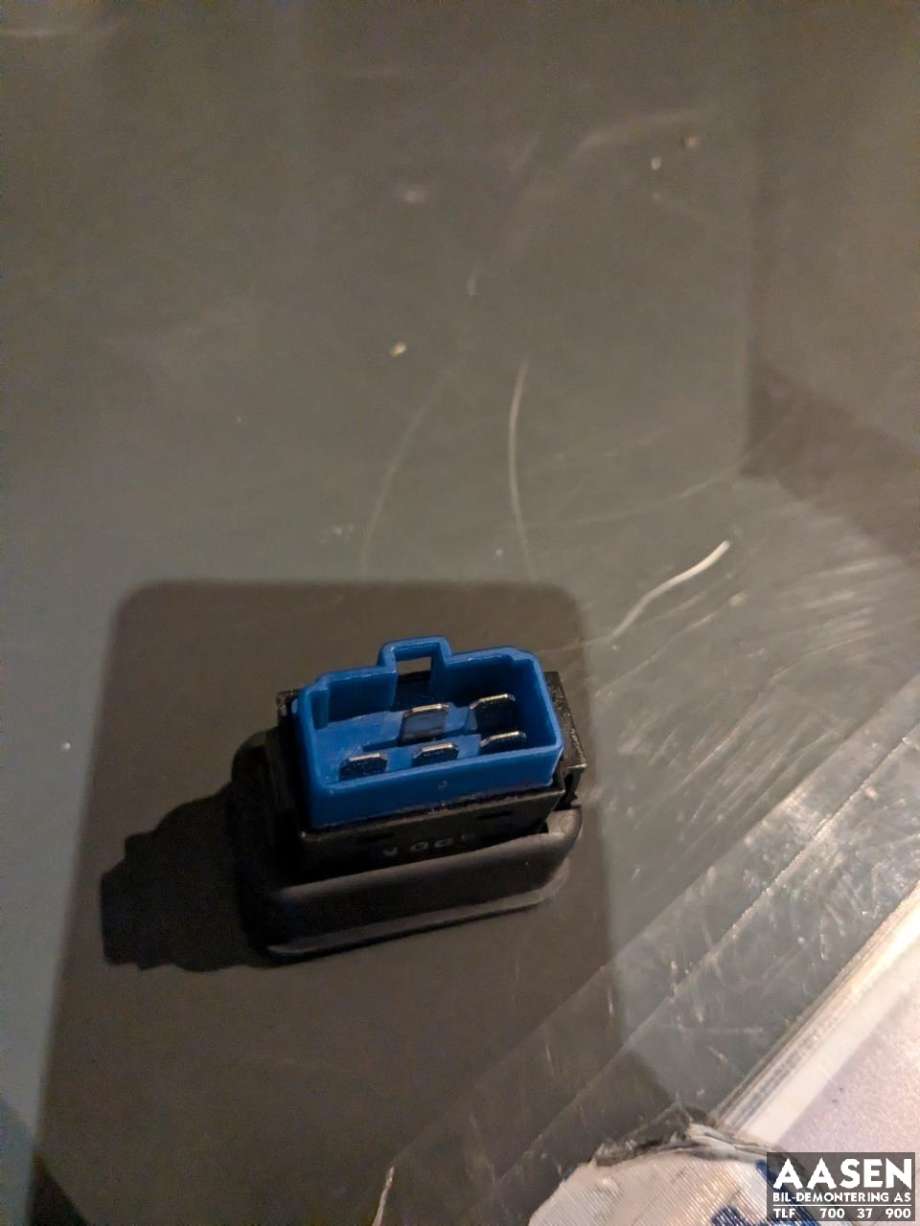 Bryter tåkelys til Mazda MX-5 1989-1998 (Type I)  (NA10-66-480|)