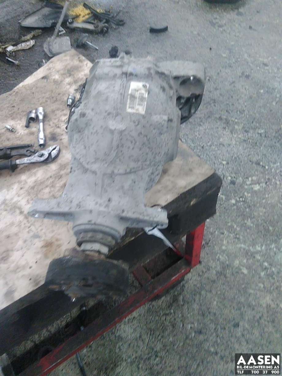 Kardang klokke bak til BMW 5-Serie 2010-2017 (F10/F11) (F10/F11) (33 10 7 584 446|)