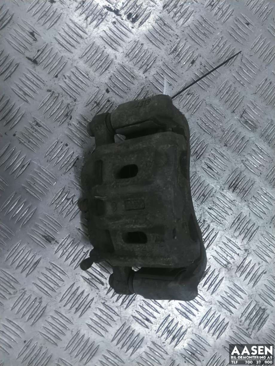 Bremsecaliper høyre foran til Mitsubishi Outlander, 2012-2015 (Type III, Fase 1)  (MR370776)