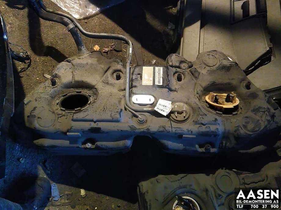 Dieseltank til Mercedes E-Klasse 2009-2013 (Fase 1) (W212) (W212) 