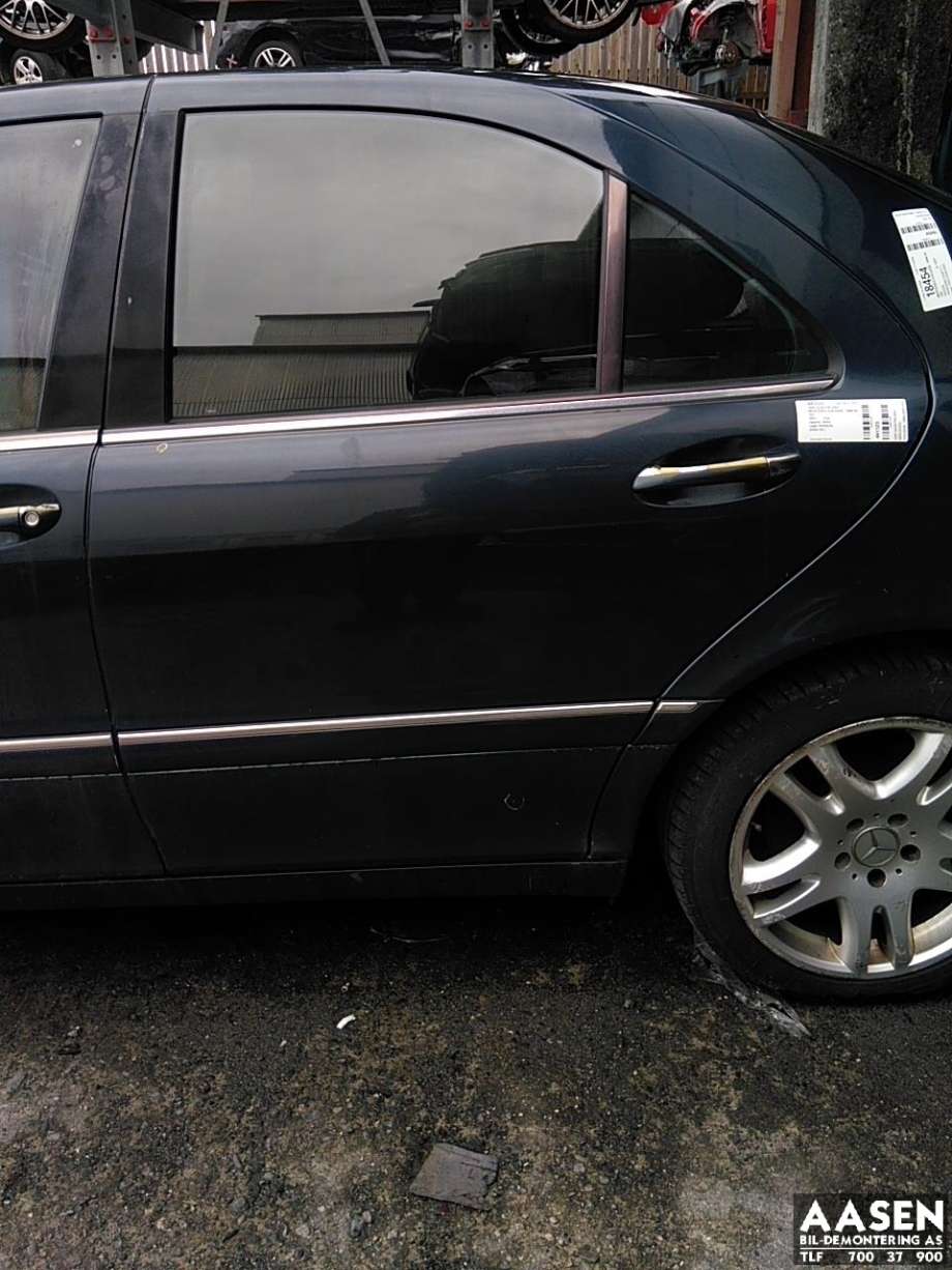 Dør venstre bak til Mercedes S-Klasse 1999-2005 (W220) (W220) (A 220 730 01 05|)