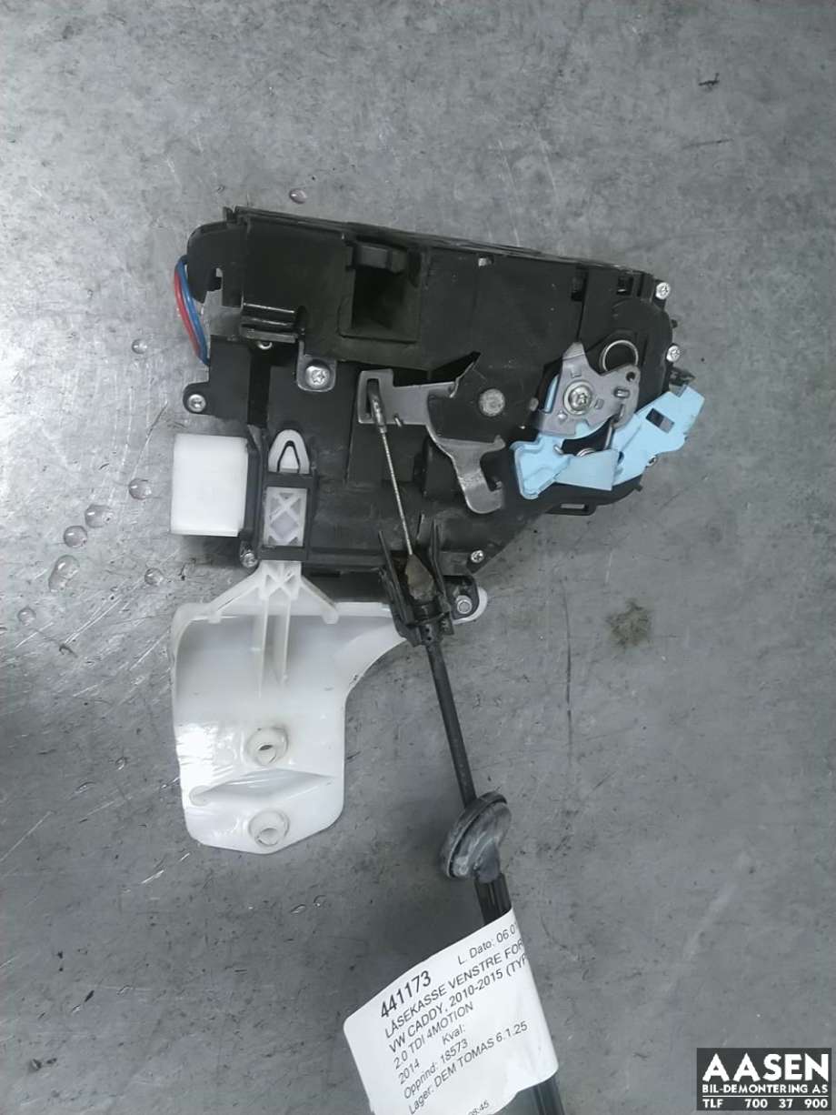 Låsekasse venstre foran til VW Caddy, 2010-2015 (Type III, Fase 2)  (3D1 837 015 AD)