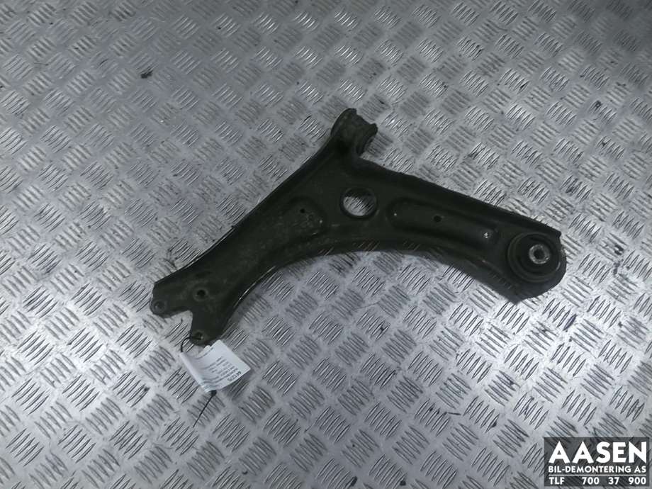Bærebru høyre foran nedre til VW Caddy, 2015-2020 (Type III, Fase 3) (1K0 407 152 BL)