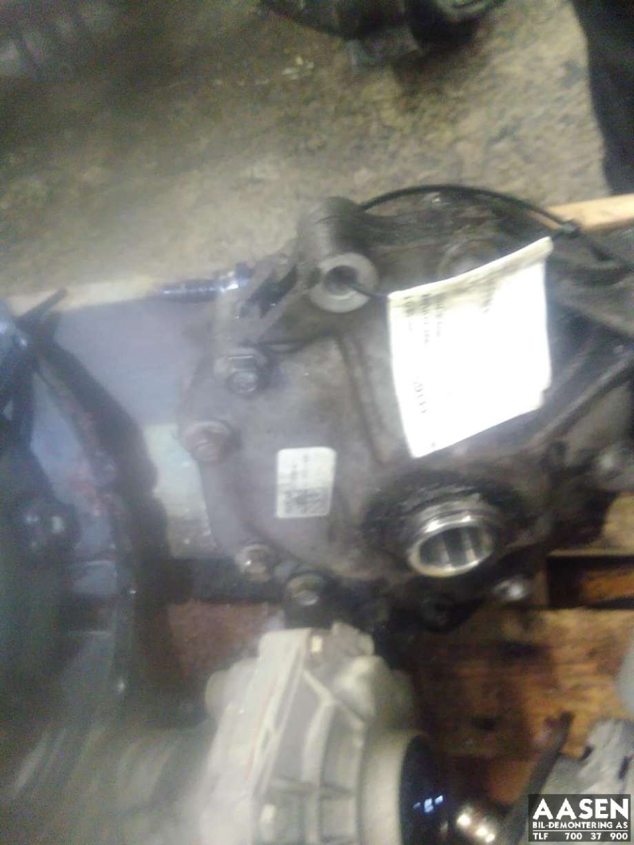 Kardang klokke foran til BMW X5, 2007-2013 (E70) (E70) (31 50 7 612 956)