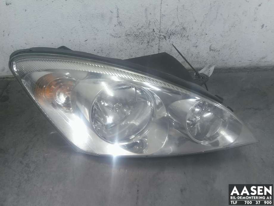 Frontlykt høyre halogen til Kia Cee