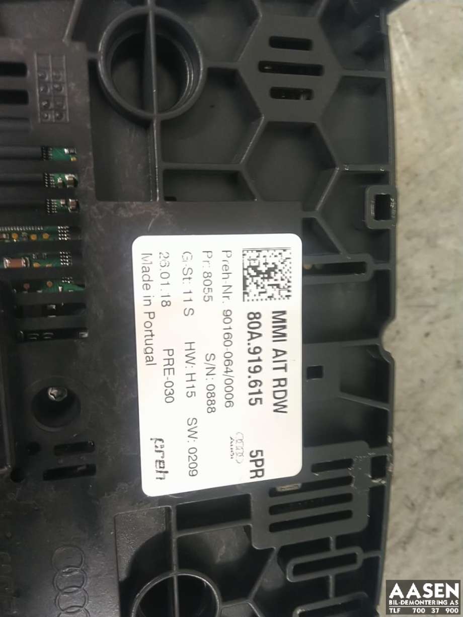 Bilstereo betjeningspanel til Audi Q5 2017-->> (Type II)  (80A919615|)