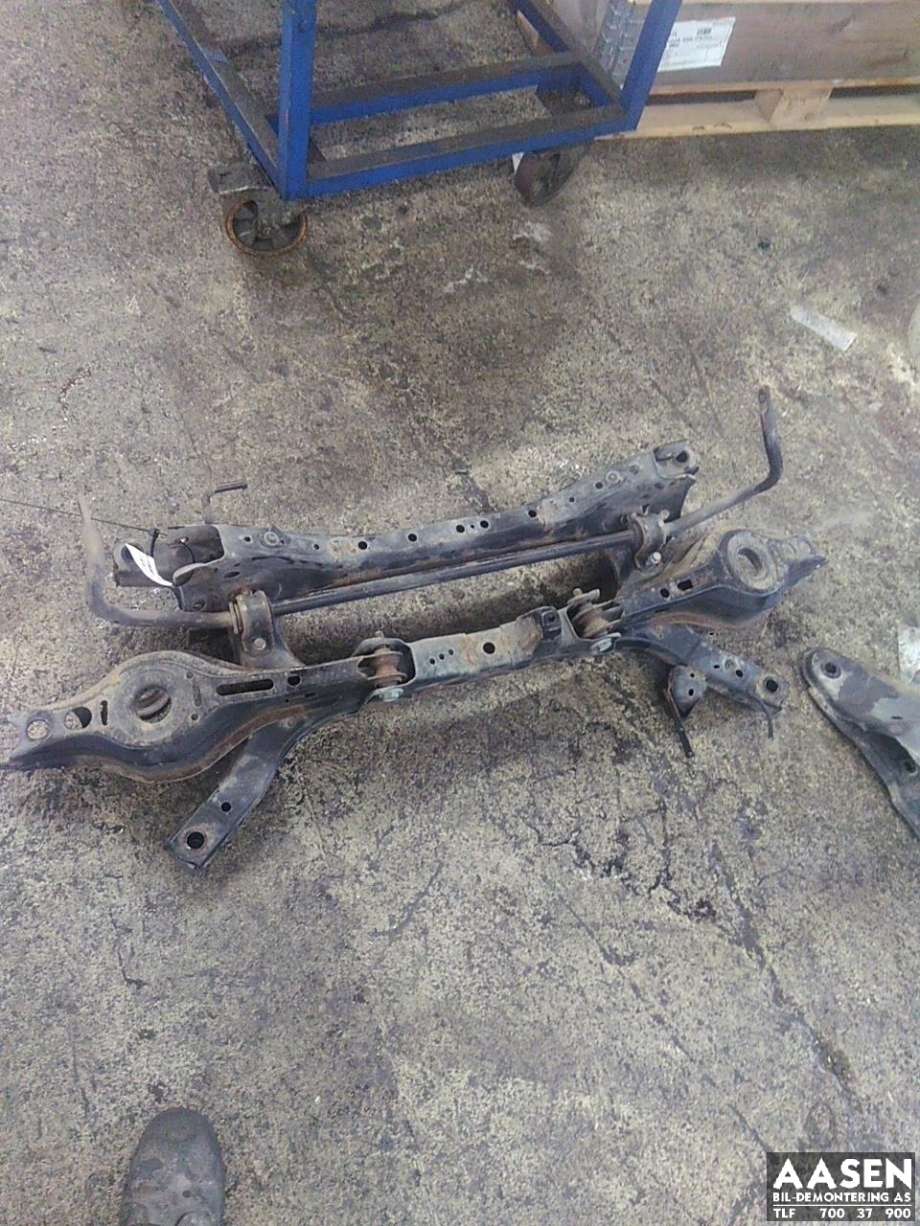 Travers bak til Toyota Prius 2016-2023 (Type IV) (combi) (combi) (5120647011|5120647013|)