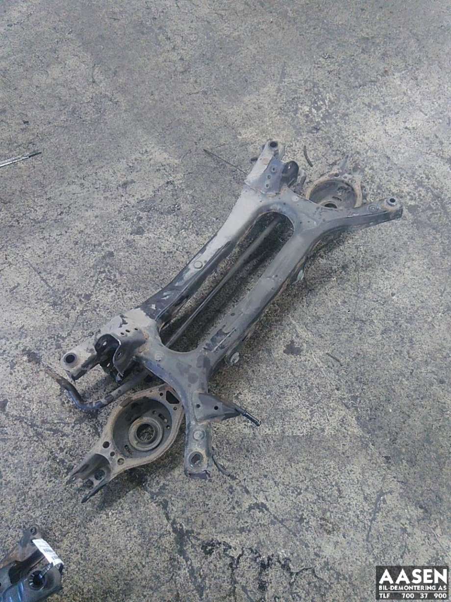 Travers bak til Toyota Prius 2016-2023 (Type IV) (combi) (combi) (5120647011|5120647013|)