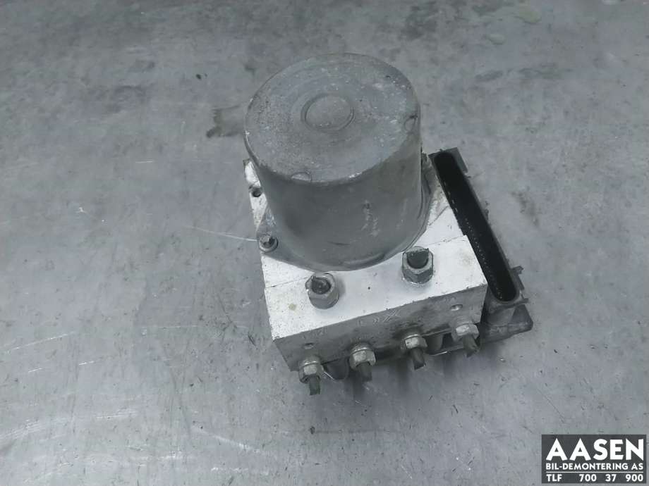 ABS sentral til Toyota Avensis, 2009-2015 (Type III, Fase 1)  (4405005230)