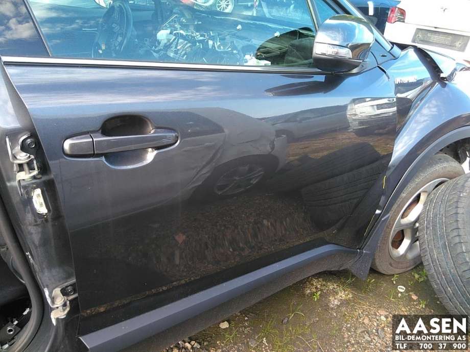 Dør høyre foran til Toyota C-HR, 2016-->>  (67001F4010)