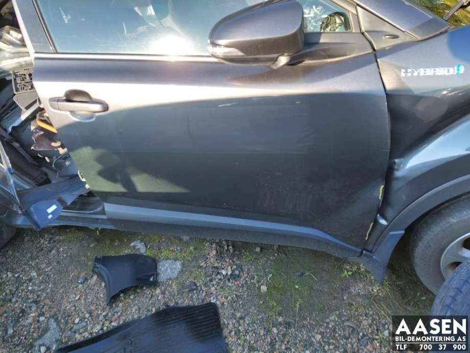 Dør høyre foran til Toyota C-HR 2016-->>  (67001F4010|)