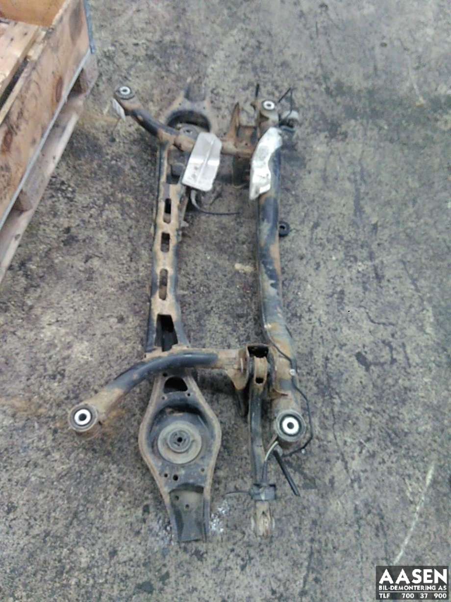 Travers bak til VW Passat 2011-2015 (B7) (B7) (3C0 505 235 AC|)