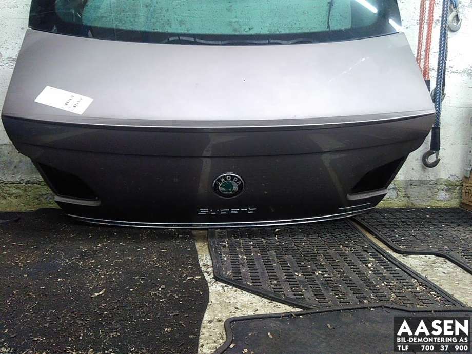 Bakluke sedan til Škoda Superb 2008-2015 (Type II) (3T5 827 024|3T5 827 025 A|)