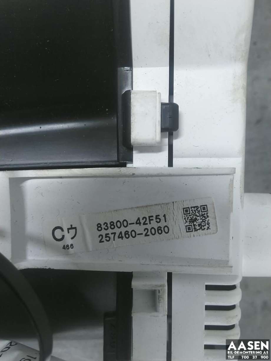 Instrumentpanel til Toyota RAV4 2009-2013 (Type III, Fase 2)  (8380042F51|)